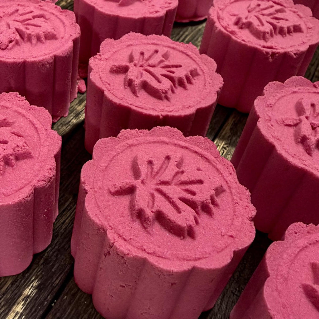 Tallow Bath Bomb | Coconut Milk, Oat & Clay Soak | Skin-Softening Moisturizing Fizz