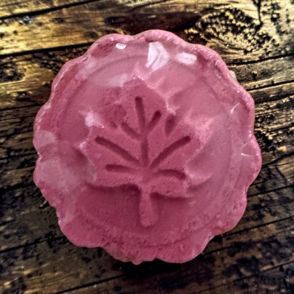 Tallow Bath Bomb | Coconut Milk, Oat & Clay Soak | Skin-Softening Moisturizing Fizz